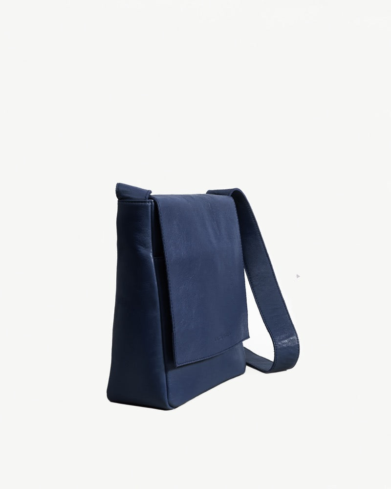 VERTICAL SATCHEL